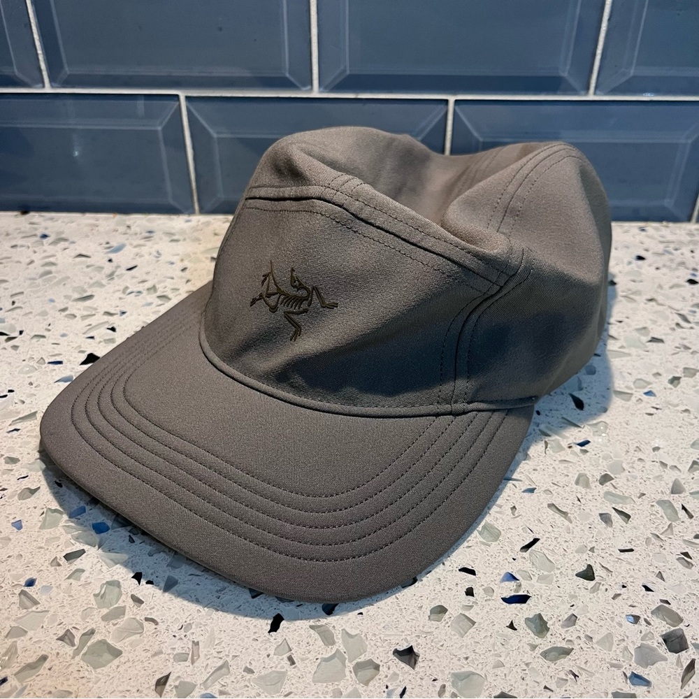Arc'teryx Calidum 5 Panel Strapback Cap Gray/ Without Tags